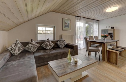 Hauzenberg Apartment | Ferienwohnung Dachgeschoß mit 3 Balkonen
