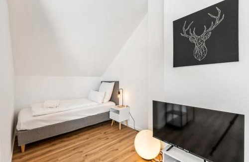 Bad Friedrichshall Apartment | Ferienwohnung Bad Friedrichshall 5BR 10 beds, TV & kitchen