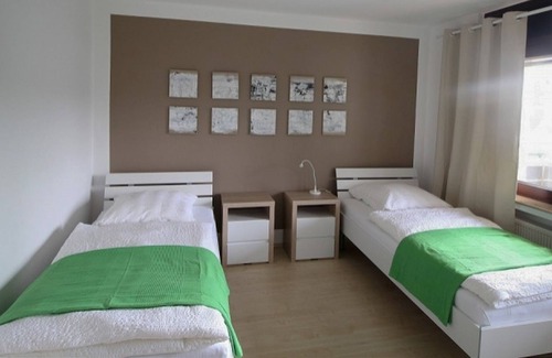 Refrath Apartment | Ferienwohnung Bergisch-gladbach B01, 75qm, 2 Schlafzimmer, 1 Wohn-/ Schlafzimmer, Max. 4 Personen