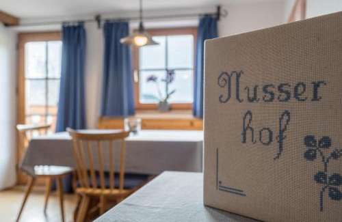 Avelengo Apartment | Ferienwohnung Enzian Nusserhof