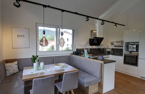 Inzell Apartment | Ferienwohnung für 2-5 Personen, 2 Schlafzimmer mit Terrasse und Balkon, 75 m²
