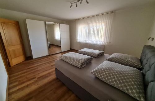 Albstadt Apartment | Ferienwohnung Felsenblick
