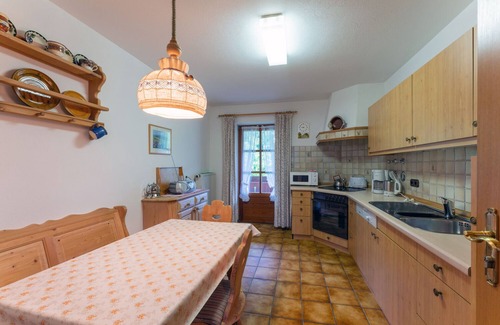Eggstatt Apartment | Ferienwohnung Hartsee, 80qm, 1 Schlafzimmer, Erker, Balkon