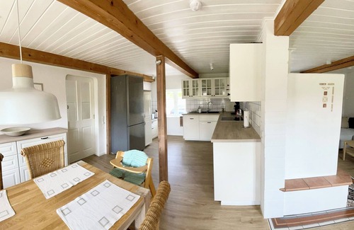 Roikier Apartment | Ferienwohnung Instenhuus. Garten-mitbenutzung auf 1000qm, 3 km vom Strand