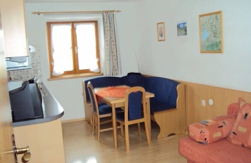Chieming Apartment | Ferienwohnung I im 1.Stock mit eigenem Gartenplatz