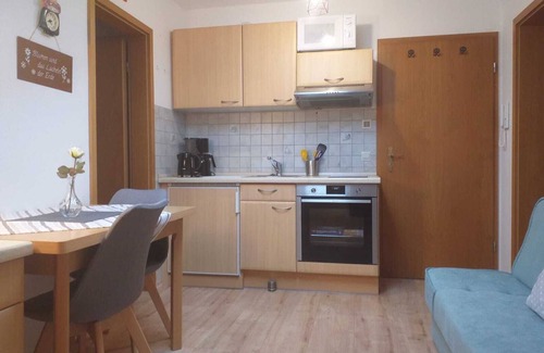 Chieming Apartment | Ferienwohnung III im 2. Stock mit Balkon, Wohnküche, Schlafzimmer, Dusche/wc, Balkon