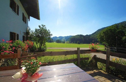 Aschau im Chiemgau Apartment | Ferienwohnung III Spitzstein - 65 qm zwei Schlafzimmern mit Terrasse im Erdgeschoss