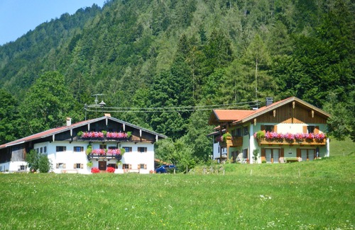 Aschau im Chiemgau Apartment | Ferienwohnung III Spitzstein - 65 qm zwei Schlafzimmern mit Terrasse im Erdgeschoss