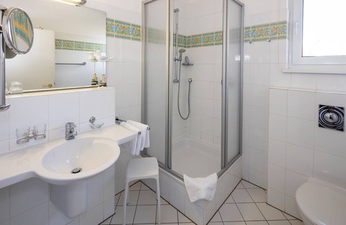 Seebad Bansin Apartment | Ferienwohnung in Strandlage mit 2 Terrassen und Tollem Blick auf den Schloonsee