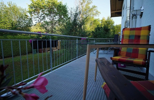 Bad Feilnbach Apartment | Ferienwohnung Jeni, 65qm mit Balkon und Bergblick