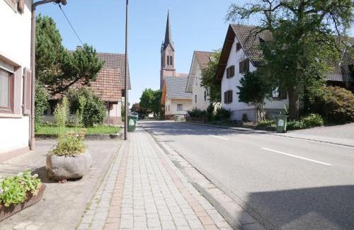Mosbach Apartment | Ferienwohnung Kirschblüte