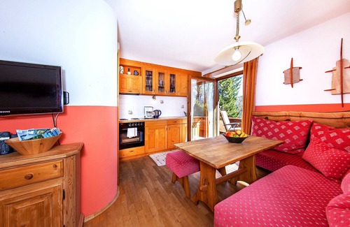 Groissenbach Apartment | Ferienwohnung Loferau 1 - 80 m² für 2-5 Pers. großer Wohnraum, 2 Schlafzimer, Sep. Küche, Balkon