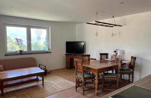 Dornbach Apartment | Ferienwohnung Mauerblümchen