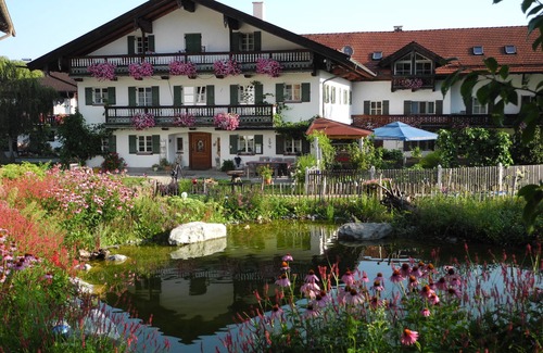 Bad Feilnbach Apartment | Ferienwohnung "Mirabelle" barrierefrei, 60 qm bis 4 Personen, Erdgeschoss, 2 separate Schlafzimmer, Südterrasse.