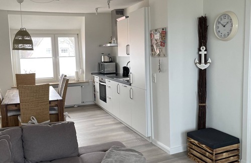 Laboe Apartment | Ferienwohnung mit Direktem Meerblick und Wintergarten