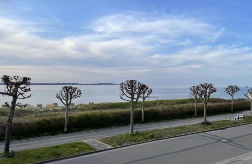 Laboe Apartment | Ferienwohnung mit Direktem Meerblick und Wintergarten