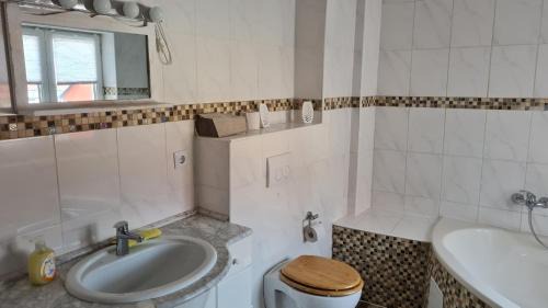 Hochheim Apartment | Ferienwohnung mit individueller Ausstattung - jedes Zimmer ist anders