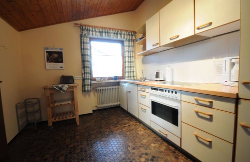 Seeon-Seebruck Apartment | Ferienwohnung Nr. 1 mit Südbalkon, 130 qm für 6 Pers.