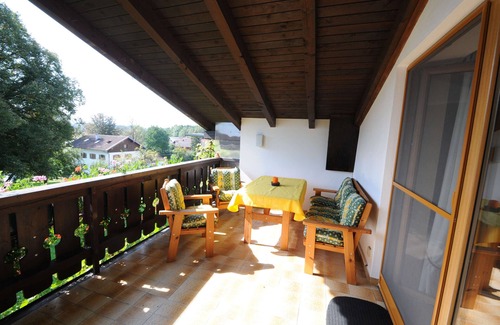 Seeon-Seebruck Apartment | Ferienwohnung Nr. 1 mit Südbalkon, 130 qm für 6 Pers.