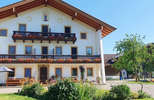 Seeon-Seebruck Apartment | Ferienwohnung Nr. 1 mit Südbalkon, 130 qm für 6 Pers.