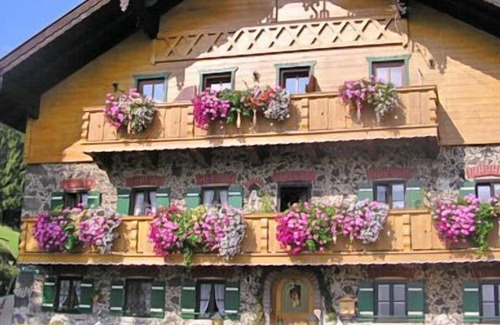 Teisendorf Apartment | Ferienwohnung Nr. 2 (43 qm) 2-4 Pers. 1 Schlafzimmer, Wohnküche, Dusche/WC, Balkon