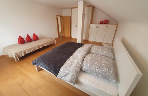 Merzig Apartment | Ferienwohnung Nussbaum