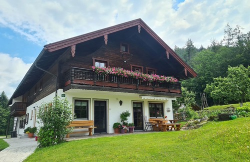 Aschau im Chiemgau Apartment | Ferienwohnung "Sommerflieder" 45 qm mit extra Schlafzimmer und Balkon