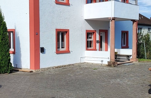 Veitshoechheim Apartment | Ferienwohnung und Monteurwohnung bis zu 10 Personen Großer Parkplatz/wlan/grill