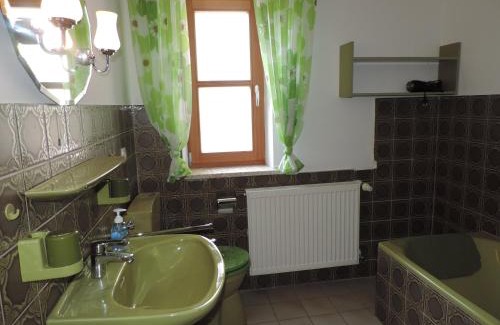 Oberkreuzberg Apartment | Ferienwohnung Waldoase am Fuchsenstein