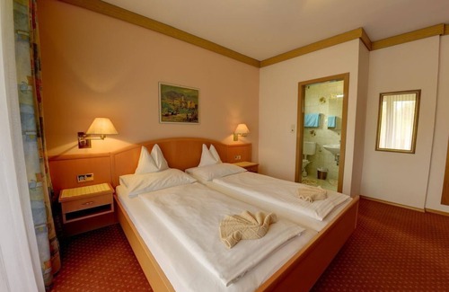 Seeboden Bed & Breakfast | Ferienwohnung Zirbe - Frühstückspension Haus Golker