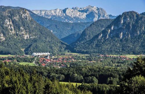 Inzell House | Ferienwohnungen mit Bergblick