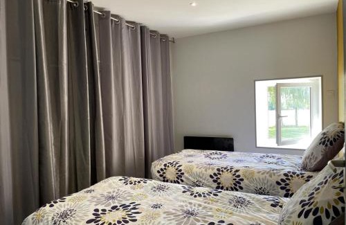 Isle-et-Bardais House | Ferme rénovée avec étang privé, proche de la forêt de Tronçais, idéale pour pêche et détente - FR-1-489-389