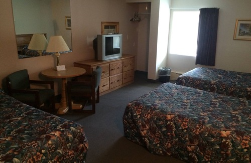 Blakeslee Hotel | Fern Ridge Motel
