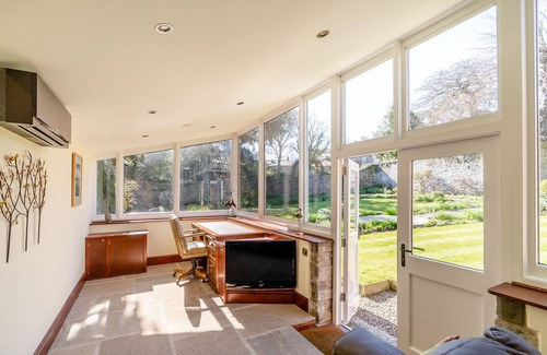Middleham Cottage | FERNDALE HOUSE, family friendly, with a garden in Middleham
