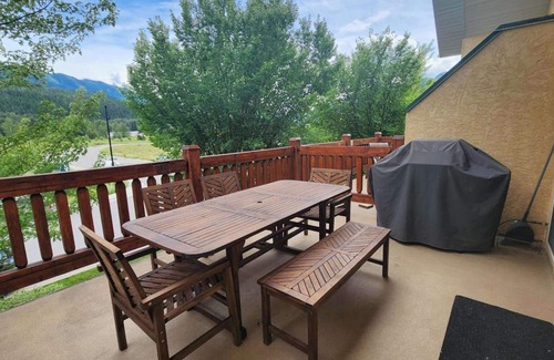 East Kootenay House | Fernie - Riverside Way 1315