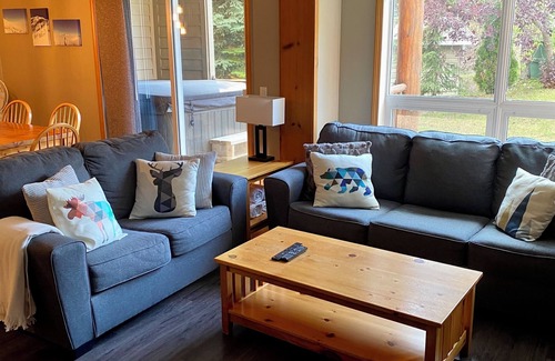 East Kootenay Condo | Fernie Ski-In Condo, 2 bed, 2 bath, with private hot tub and BBQ.