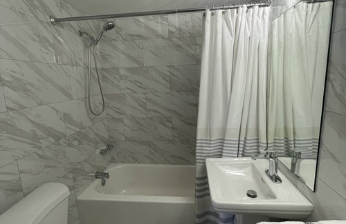 Tampa Apartment | Few blocks from Raymond James Stadium