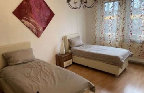 Lampertheim Apartment | FeWo 2 Beautiful, old-style apartment - right in the city center of Lampertheim...