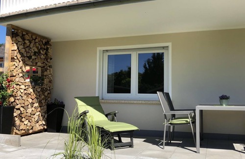 Emmelshausen Apartment | Fewo "bachs Ferienglück" - Appartement/fewo, Dusche, WC, 1 Schlafraum