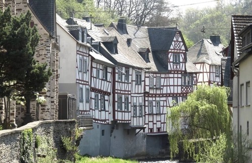 Kottenheim Apartment | Fewo Gabriele - Dream trails Eifel, Monreal, Laacher See, Burg Eltz, Rhine & Moselle