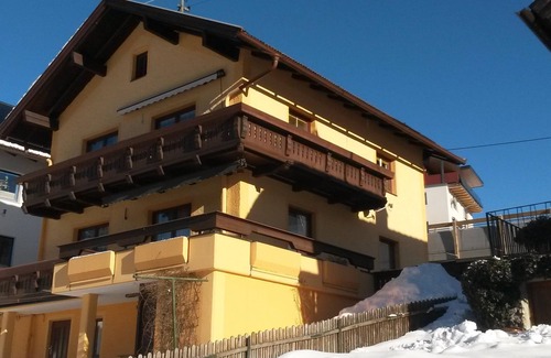 Arzl im Piztal Apartment | Fewo Hubert 2-5 Pers - Ferienhaus Gundolf Christine und Peter