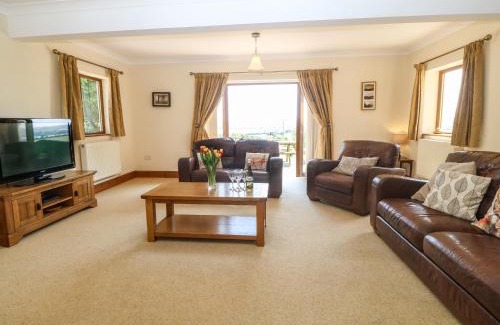 Rhosgoch House | Fferam Y Llyn