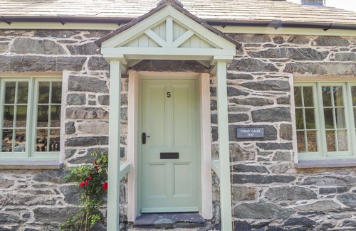 Bangor Cottage | FFRWDD GALED ISAF, character holiday cottage in Tregarth