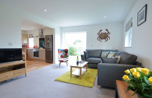 Woodbridge House | FIELD EDGE, TUNSTALL, pet friendly, with open fire in Snape, Suffolk
