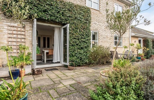 Wrentham Apartment | Field View, 4 Palmers Lane, Wrentham