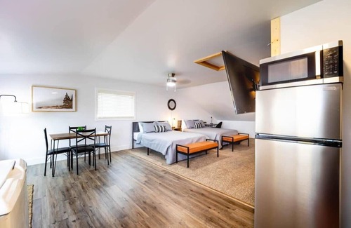 Mayfield Apartment | Fife Lake Lodge double apartment