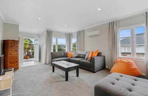 Springfield House | Figtree Bungalow - Rotorua Holiday Home