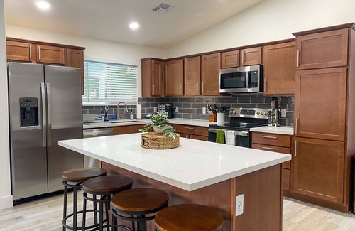 Glendale House | ❃Filling Up for Holidays! Book NOW! Private Pool/Arcade Games! Close to Stadium❃