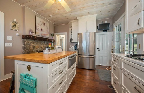 Lynn House | Fin and Fig Farmhouse | Pet-Friendly, Mountaintop Farmhouse | Scenic Views and Hot Tub