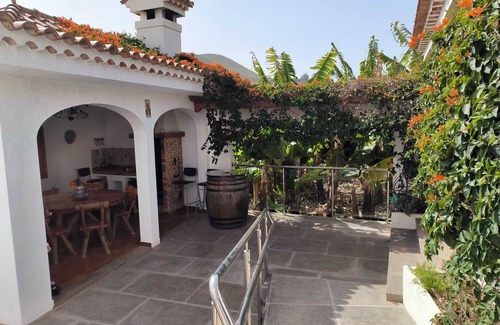 Arucas Cottage | Finca La Esperanza. Seaview Villa with private heated pool. (Accessible)